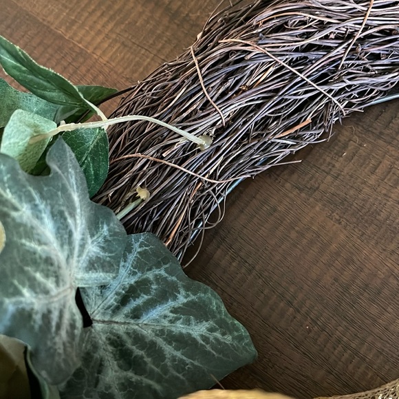 Soft neutral colors/ romantic wreath - Picture 4 of 5